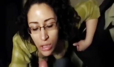 اليابانية الآسيوية مع ضخمة الثدي يرتدون زي خادمة في جنس عربي حلو ثوب وردي